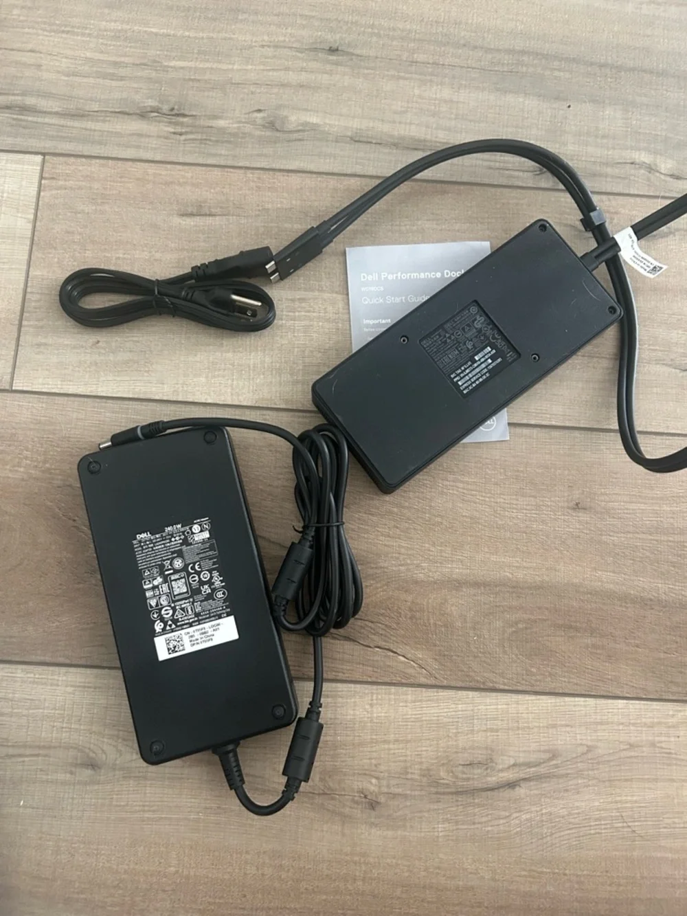 Dell Docking Station WD19DCS and Dell 240W Adapter